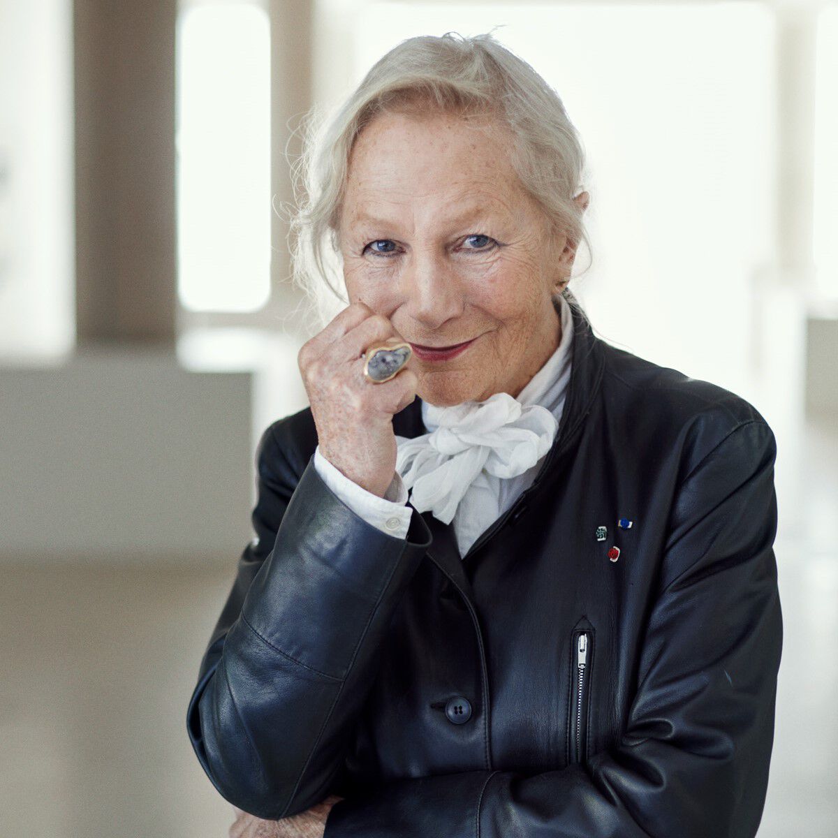 agn&egrave;s b., a humanitarian